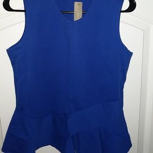 Sleeveless top, flare detailed bottom